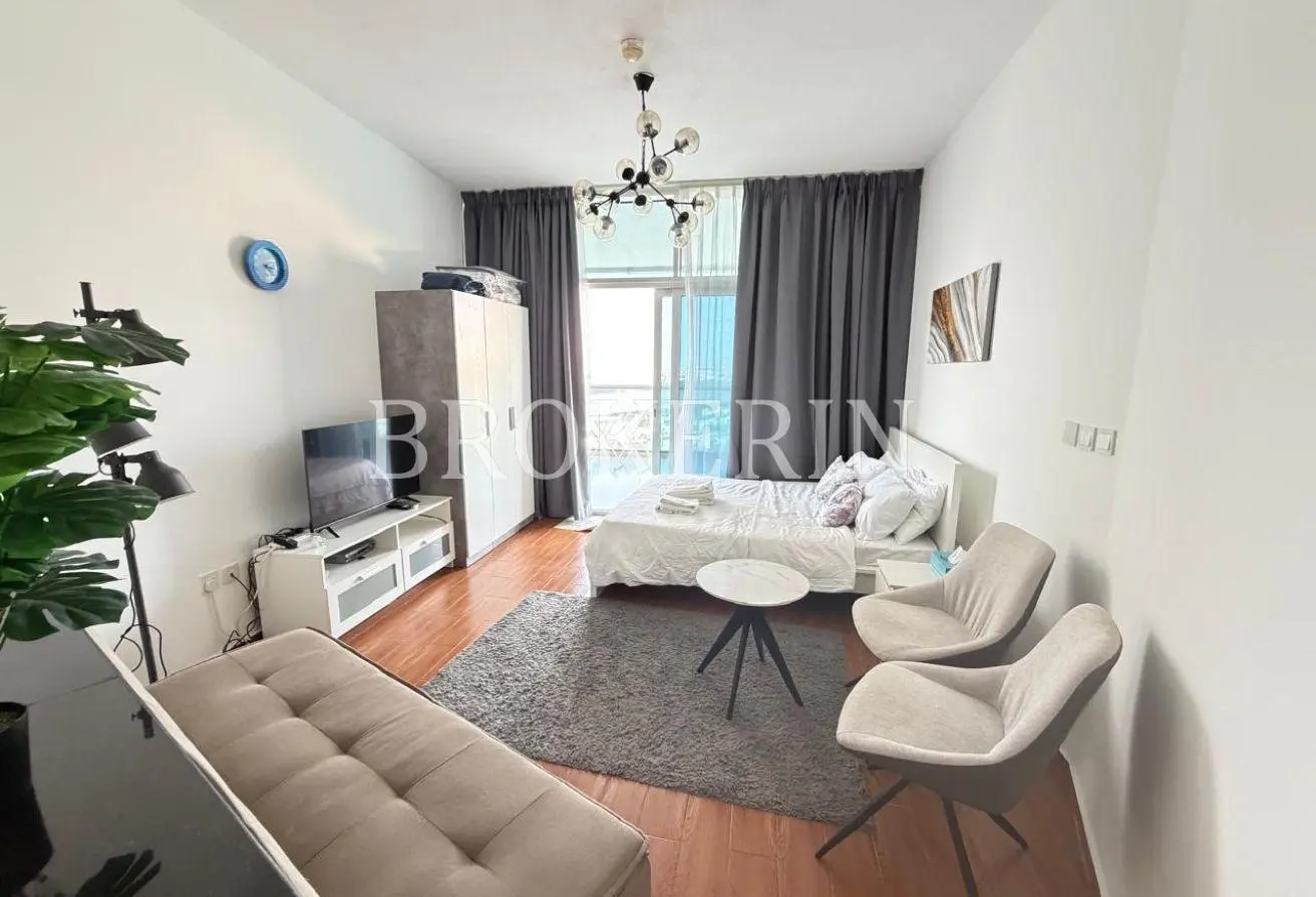 Apartment in Jumeirah Village Triangle JVT
